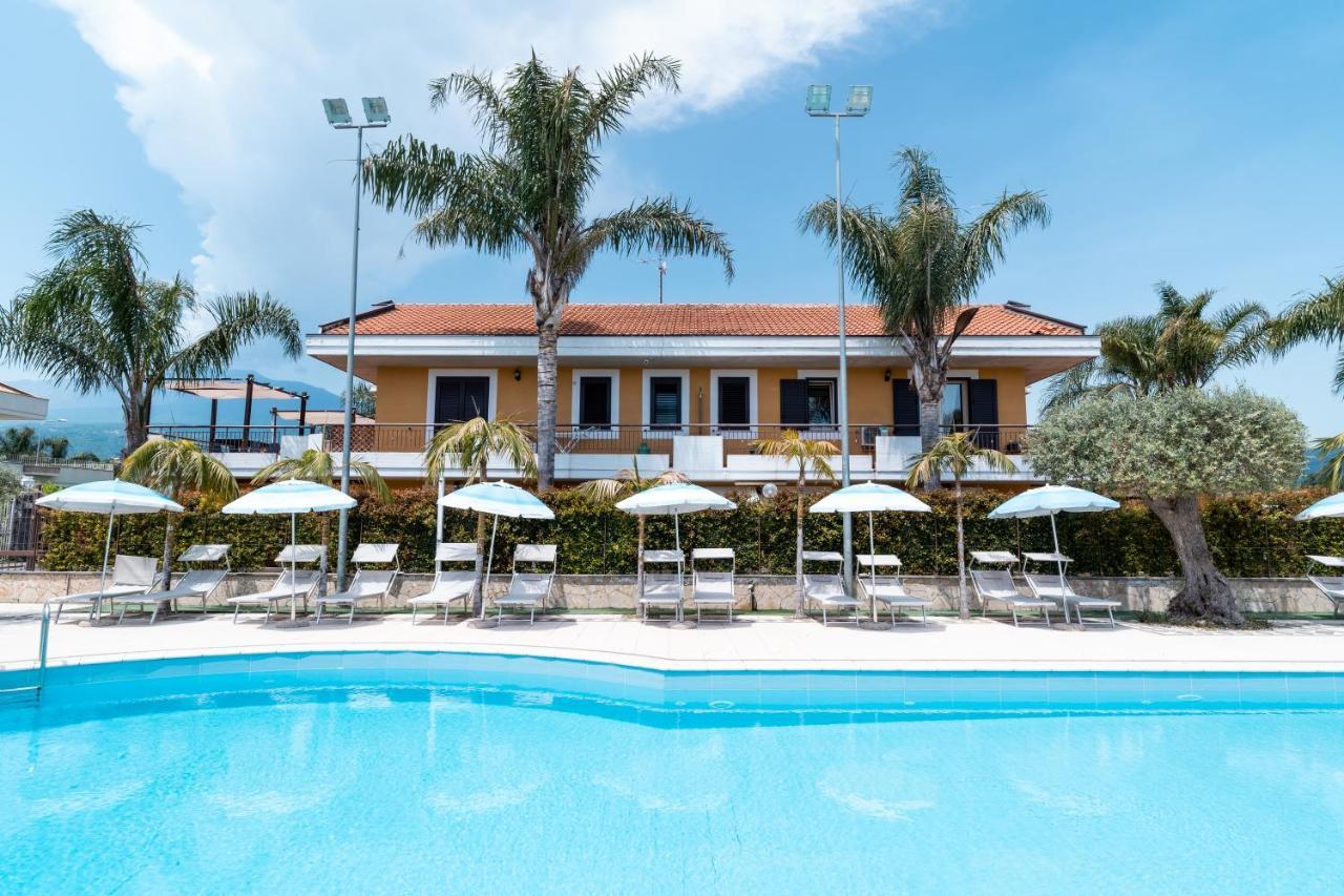 Le Ville Della Contea -Vacation Rentals Mascali Ngoại thất bức ảnh